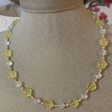 Load image into Gallery viewer, Belle 2 Flower Necklace
